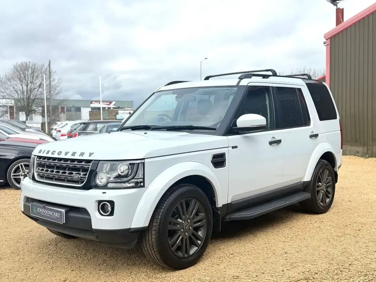 Used Land Rover Discovery 4 Graphite 256 HP (188 kW) 2016 White SUV