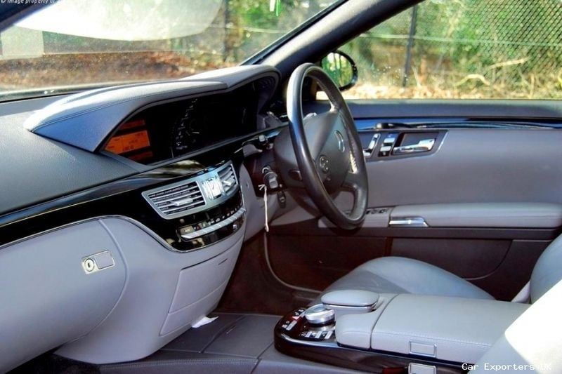 Used Mercedes S320 235 HP (172 kW) 2006 Sedan