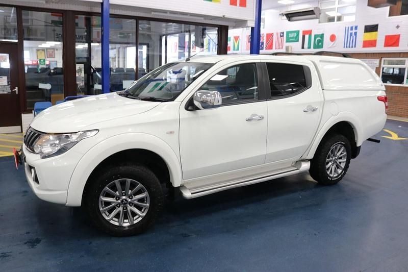 Used Mitsubishi L200 Top 180 HP (132 kW) 2018 White Pickup