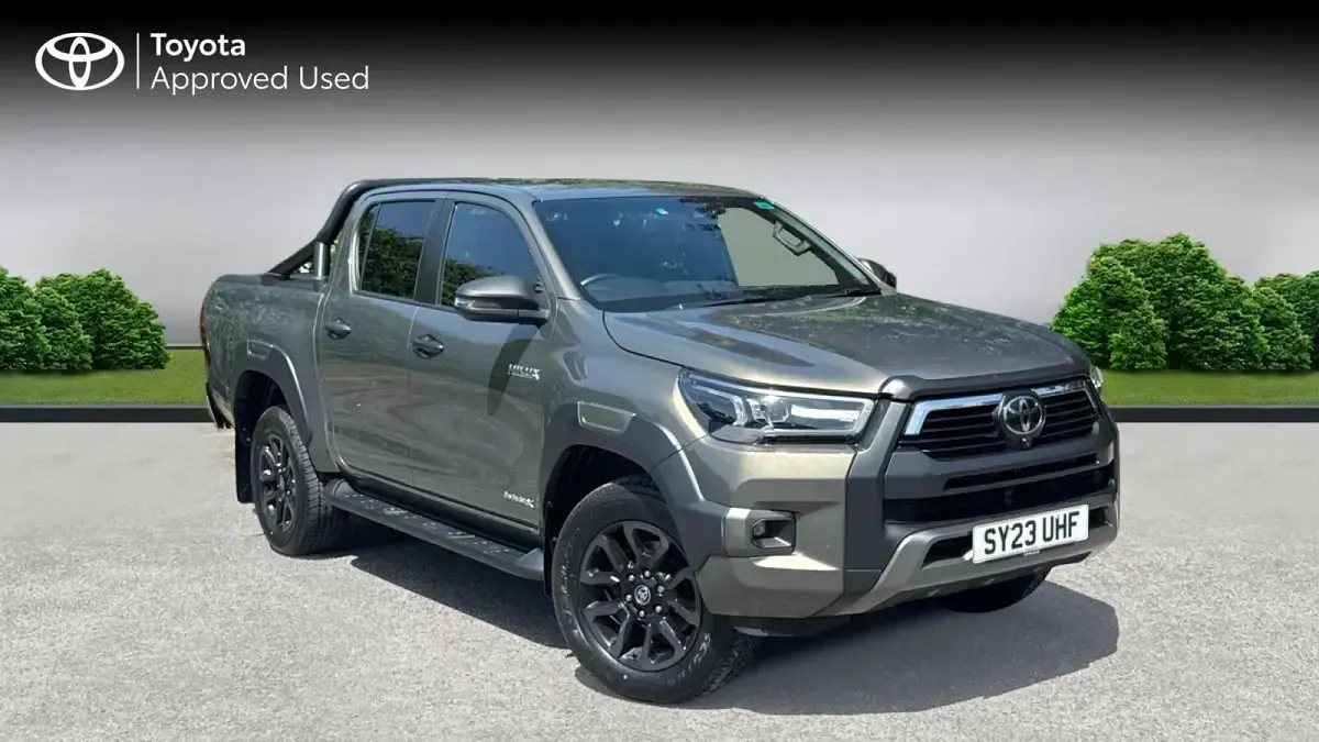 Used Toyota HiLux 204 HP (150 kW) 2023 Bronze Pickup