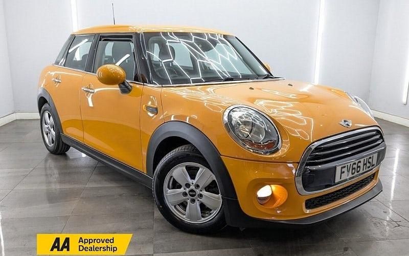 Usado Mini Cooper D Hatch 116 HP (85 kW) 2017 Citadino