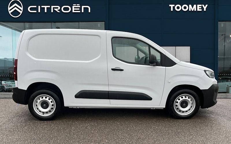 New Citroën Berlingo 102 HP (75 kW) 2025 White MPV