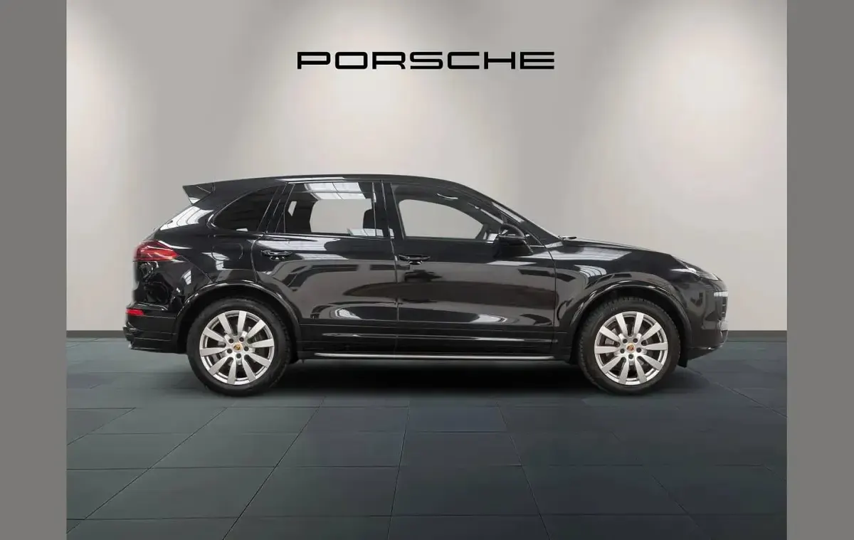 Used Porsche Cayenne Platinum Edition 258 HP (189 kW) 2016 Black SUV