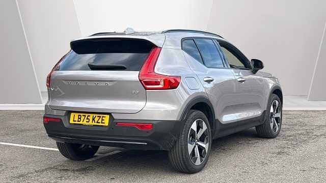 Nowe Volvo XC40 Plus 197 KM (144 kW) 2026 SUV