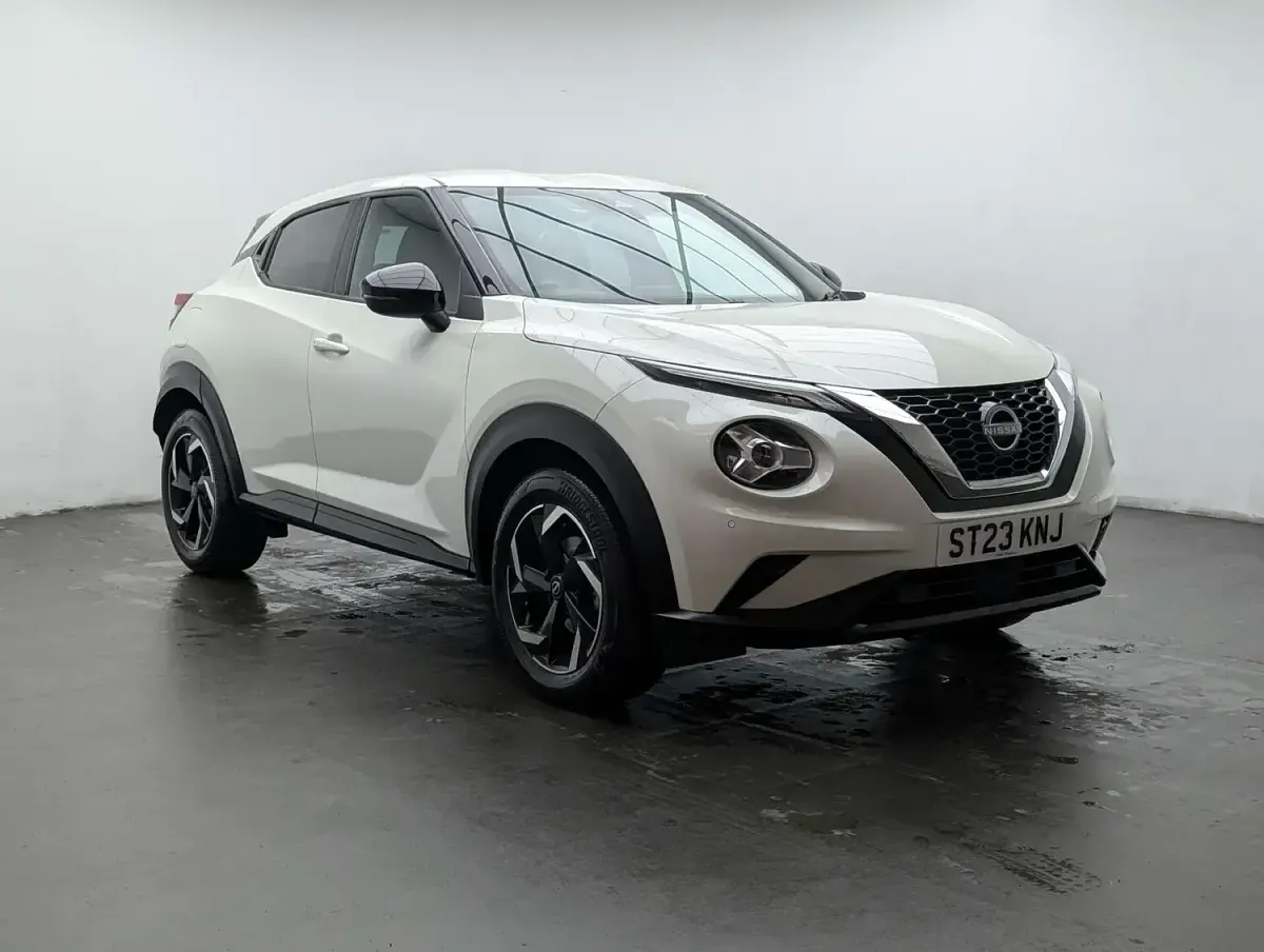 Used Nissan Juke N-Connecta 114 HP (83 kW) 2023 White SUV