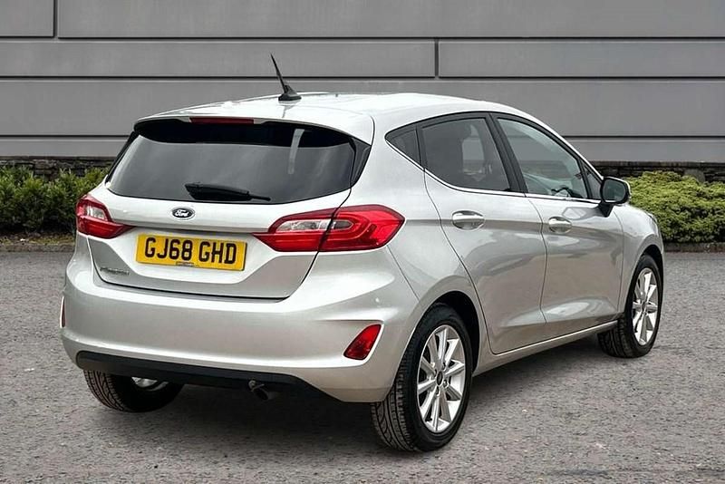 Used Ford Fiesta Titanium 99 HP (72 kW) 2018 Silver Hatchback