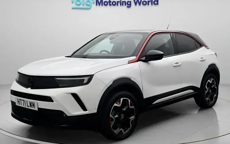 Used Vauxhall Mokka SRi 131 HP (96 kW) 2022 White SUV