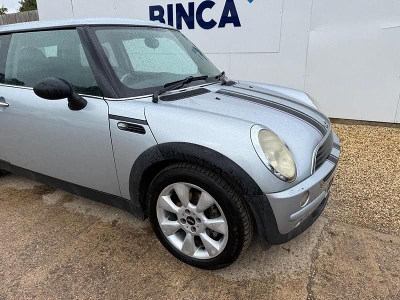 Used Mini ONE Hatch 90 HP (66 kW) 2002 Silver Hatchback