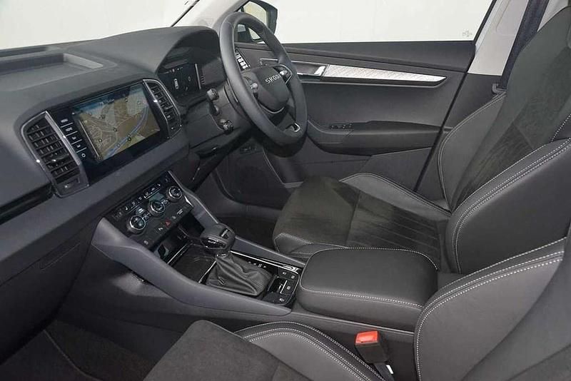 Used Skoda Karoq SE L 150 HP (110 kW) 2025 Moon white metallic SUV