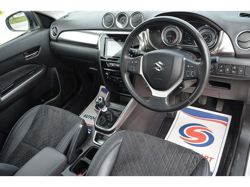 Used Suzuki Vitara SZ5 129 HP (94 kW) 2021 Silver SUV