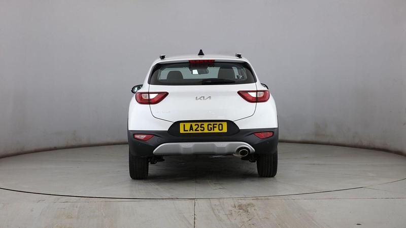 New Kia Stonic 100 HP (73 kW) 2025 White SUV