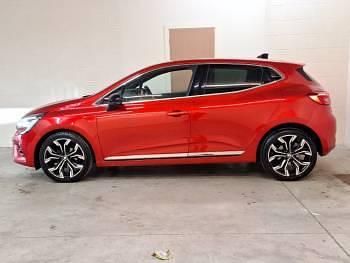 Używany Renault Clio V Techno 90 KM (66 kW) 2022 Czerwony Hatchback