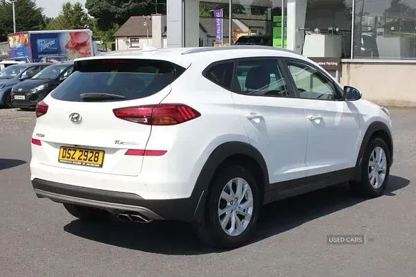 Used Hyundai Tucson SE 115 HP (84 kW) 2019 White SUV