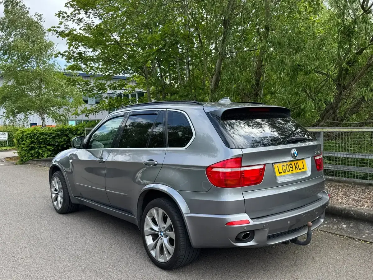 Begagnad BMW X5 M Sport 2009 Grå SUV