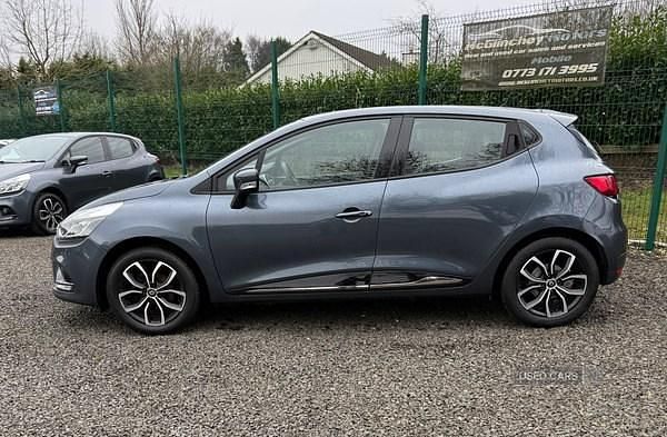 Used Renault Clio V Play 2026 Grey