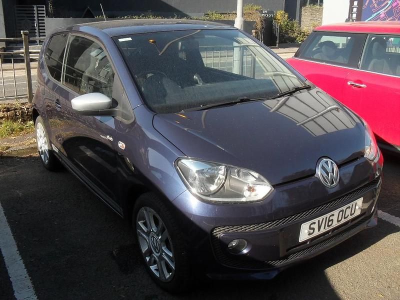 Used VW up! CLUB 74 HP (54 kW) 2016 Blue Hatchback