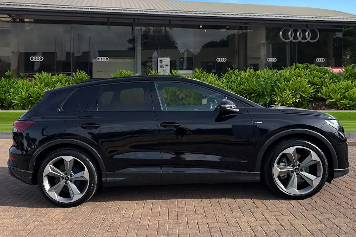 Used Audi Q4 e-tron Black Edition 210 kW (286 HP) 2025 Black SUV