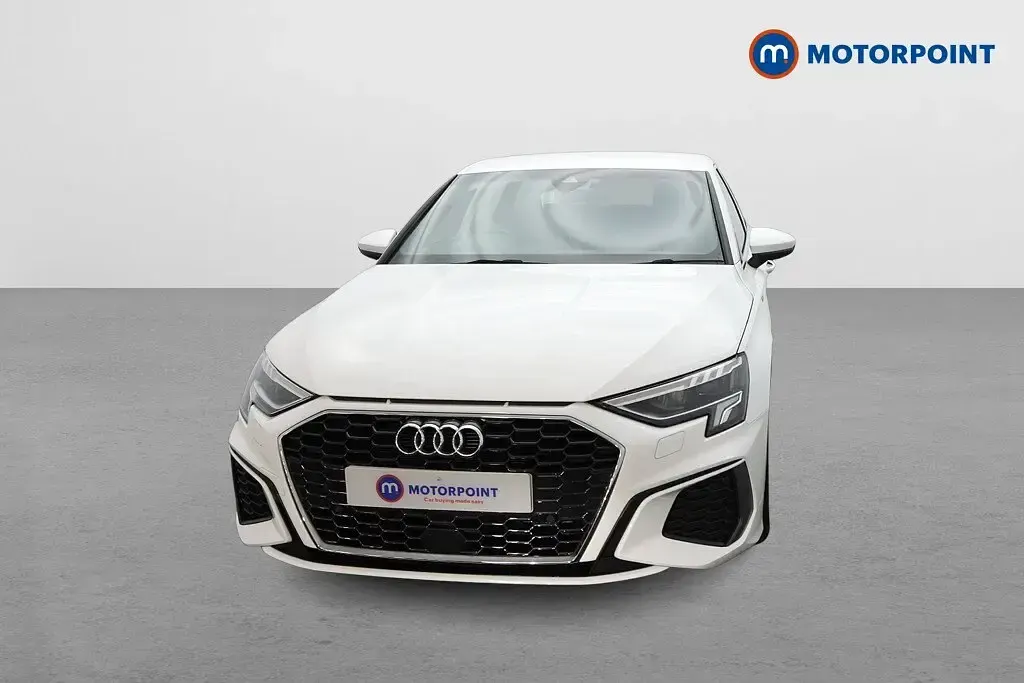 Begagnad Audi A3 S-Line 2024 Vit Halvkombi