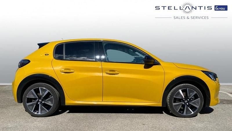 Used Peugeot e-208 GT 98 kW (134 HP) 2021 Yellow Hatchback