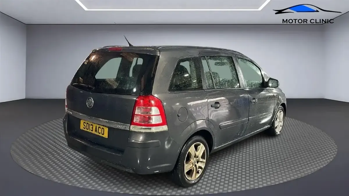 Second-hand Vauxhall Zafira 120 CP (88 kW) 2013 Gri Monovolum