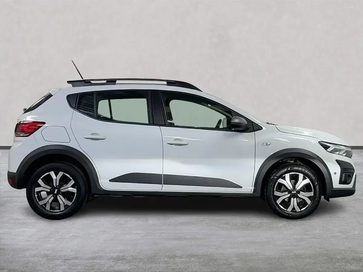Used Dacia Sandero Journey 90 HP (66 kW) 2023 White Hatchback