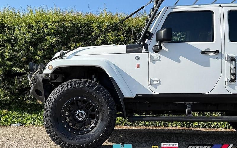 Used Jeep Wrangler Sahara 200 HP (147 kW) 2018 SUV