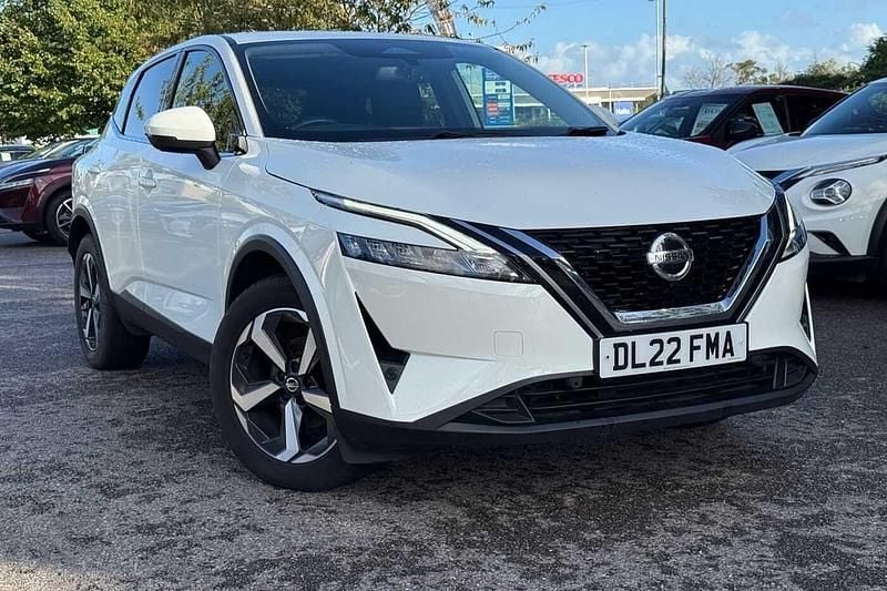 White Used 2022 Nissan Qashqai N-Connecta SUV | £16,390 (Fair price) - Image 1/4