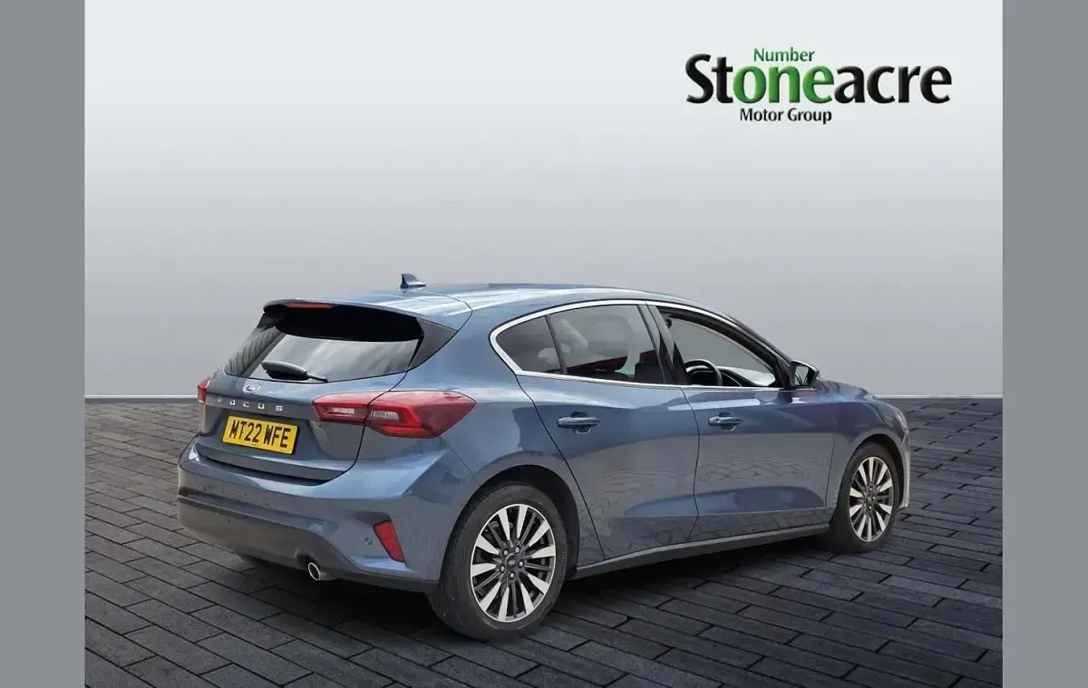 Used Ford Focus Titanium 125 HP (91 kW) 2022 Blue Hatchback