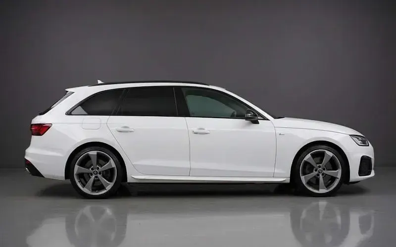 Used Audi A4 Black Edition 163 HP (119 kW) 2020 White Estate