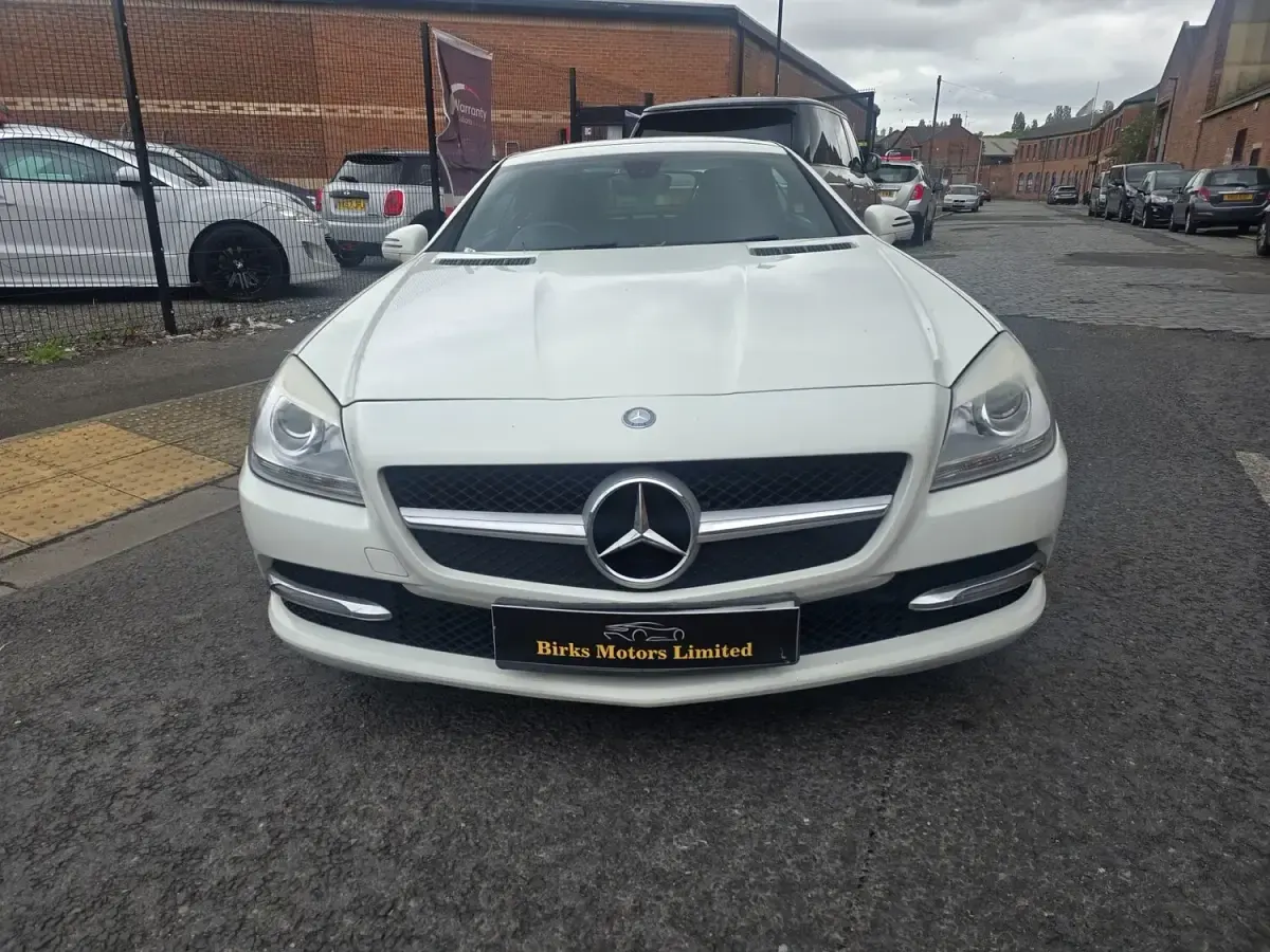 Used Mercedes SLK250 204 HP (150 kW) 2012 White Cabriolet
