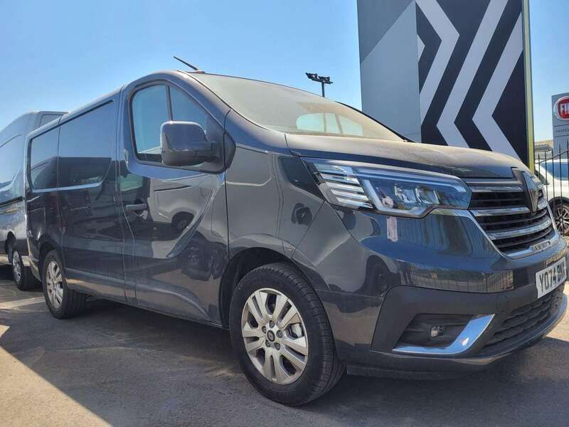 Grey New 2025 Renault Trafic Van | £29,374 - Image 1/4