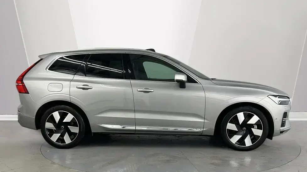 Used Volvo XC60 Ultra 449 HP (330 kW) 2025 Silver SUV