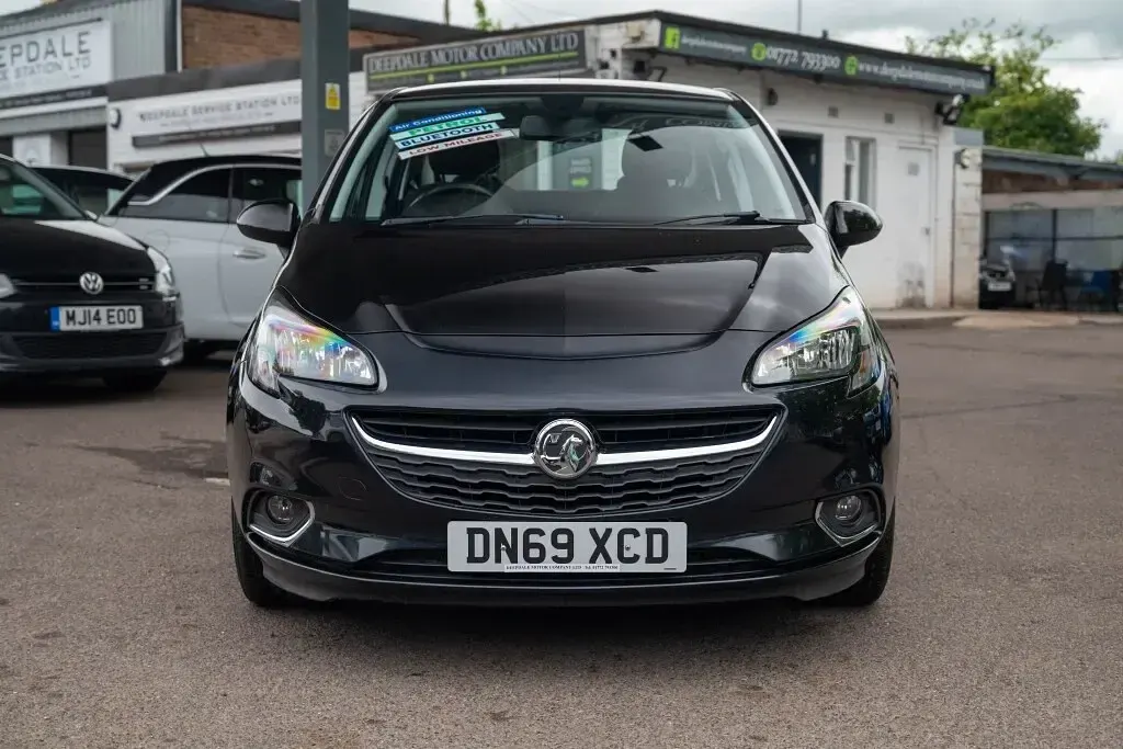 Begagnad Vauxhall Corsa SRi 2019 Svart Halvkombi