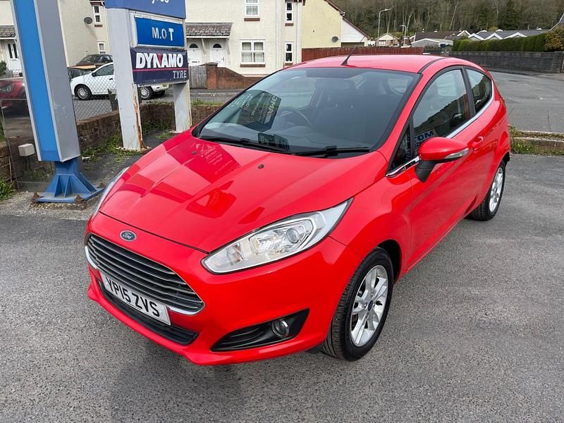 Used Ford Fiesta Zetec 2015 Red Hatchback