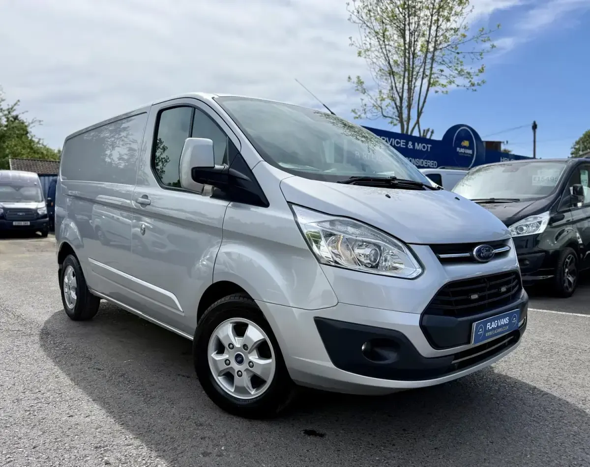 Used Ford Transit Custom Limited 170 HP (125 kW) 2017 Silver Van