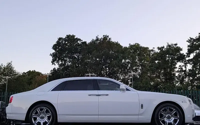 Used Rolls Royce Ghost 571 HP (419 kW) 2012 White Sedan