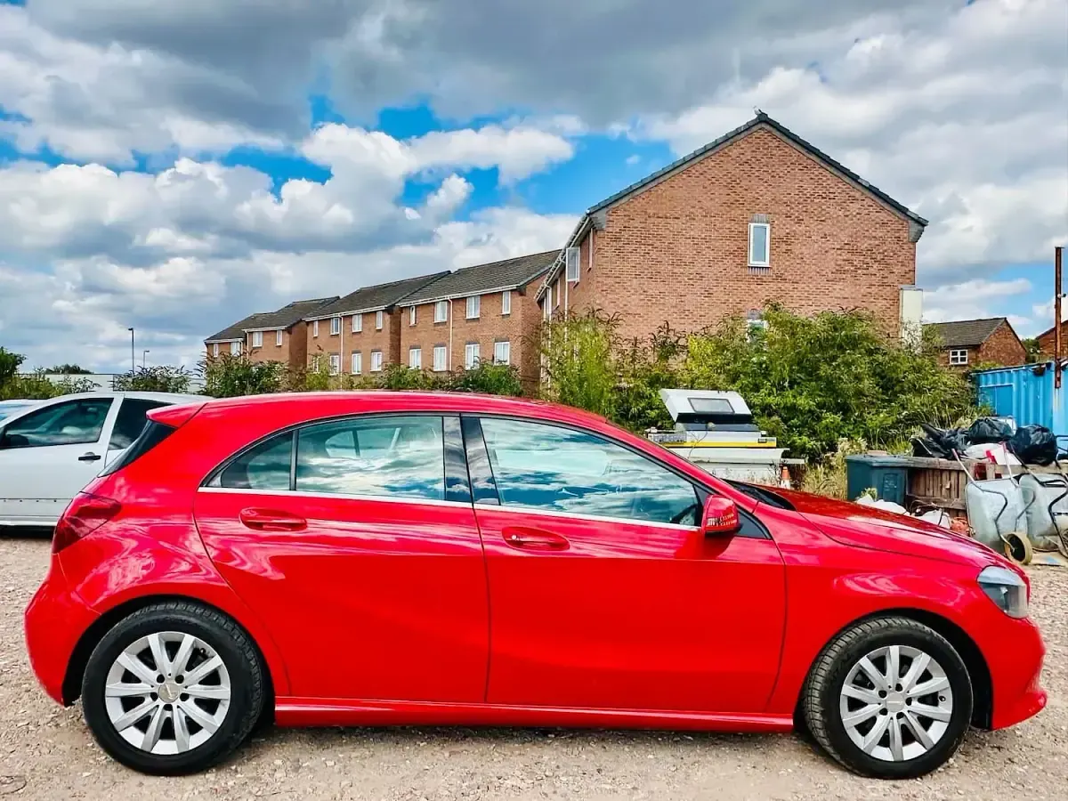 Used Mercedes A180 Executive 122 HP (89 kW) 2017 Red Hatchback