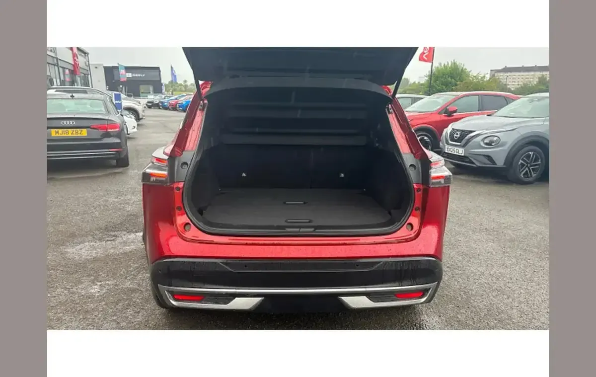 Used Nissan Qashqai N-Connecta 138 HP (101 kW) 2025 Red SUV