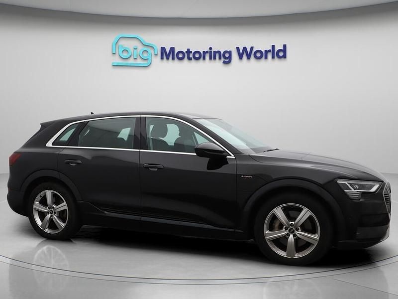 Black Used 2022 Audi e-tron SUV | £17,300 (Fair price) - Image 1/4