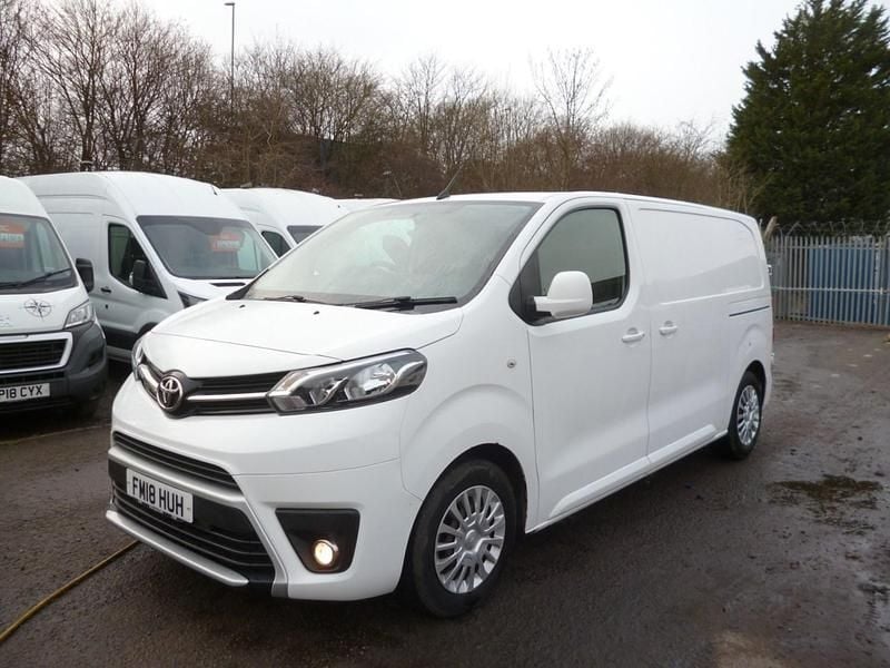 White Used 2018 Toyota Proace Comfort MPV | £6,495 (Super price) - Image 1/3