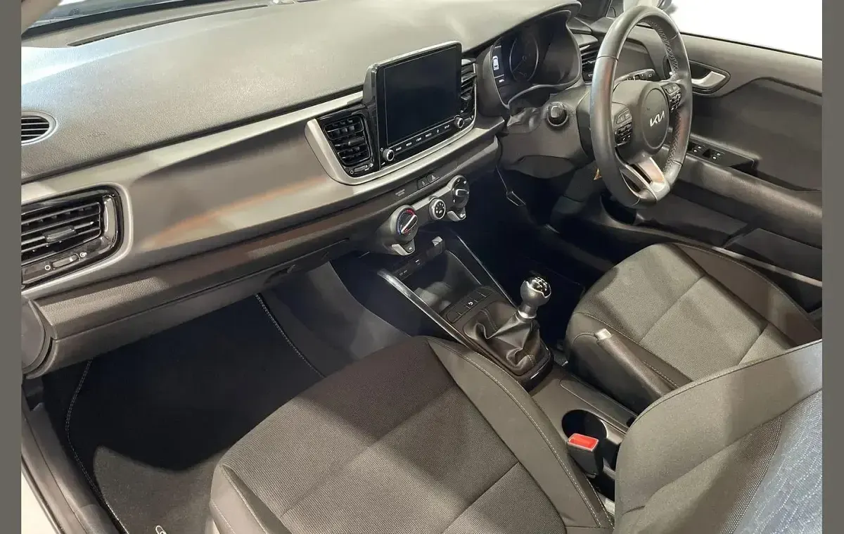 Used Kia Rio 83 HP (61 kW) 2023 White Hatchback