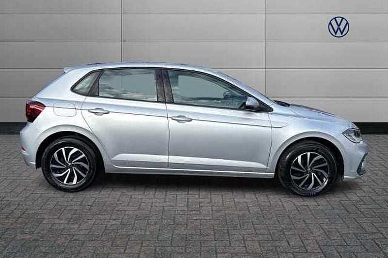 Used VW Polo Life 95 HP (69 kW) 2024 Silver Hatchback