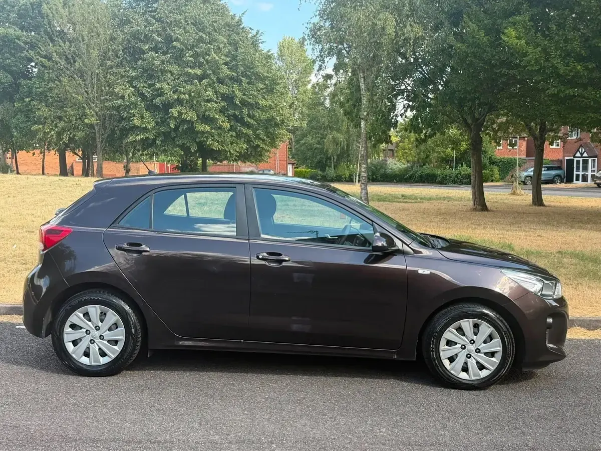 Used Kia Rio 2019 Brown Hatchback