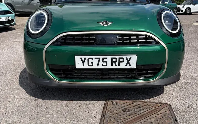 Nowe Mini Cooper Exclusive 114 kW (156 KM) 2025 Zielony Hatchback