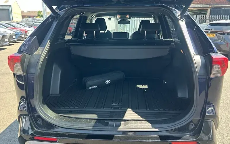 Used Toyota RAV4 Hybrid 218 HP (160 kW) 2019 Blue SUV