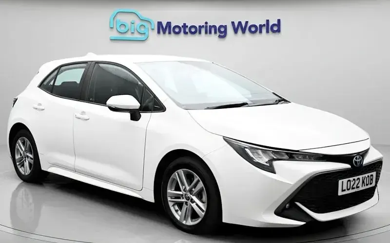 Begagnad Toyota Corolla 122 HK (89 kW) 2022 Halvkombi