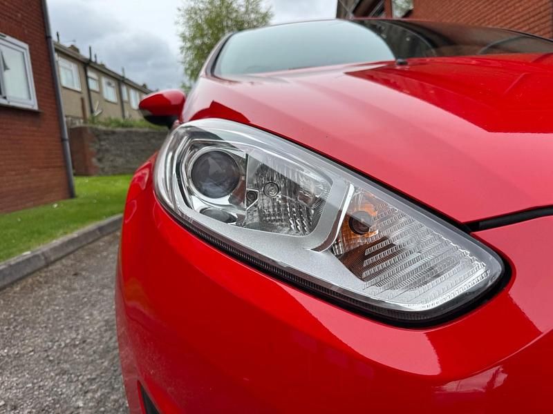 Used Ford Fiesta Zetec 2014 Red Hatchback