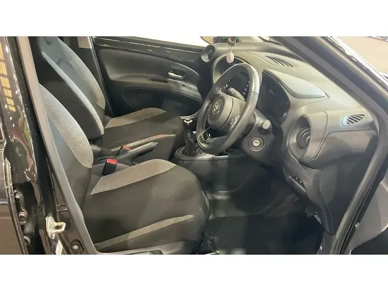 Used Toyota Aygo X PURE 71 HP (52 kW) 2023 Black SUV