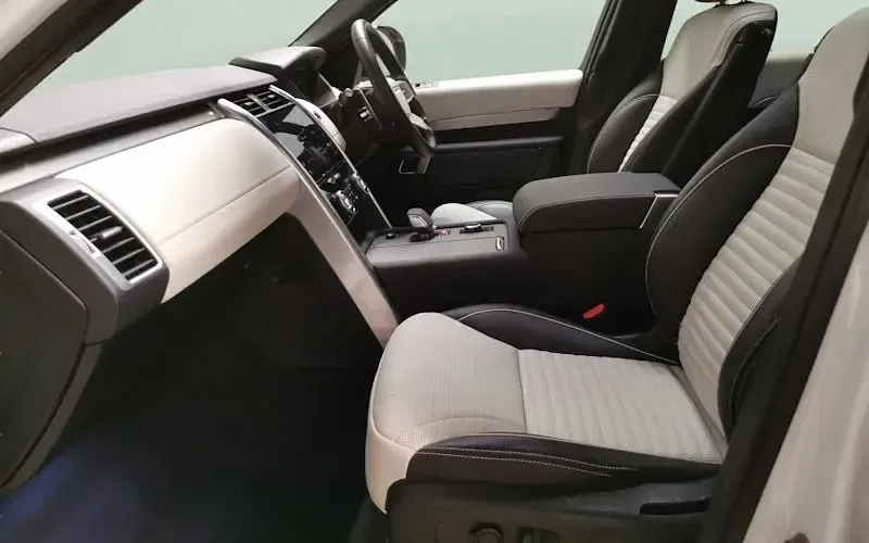 Used Land Rover Discovery 5 HSE Dynamic 300 HP (220 kW) 2022 SUV