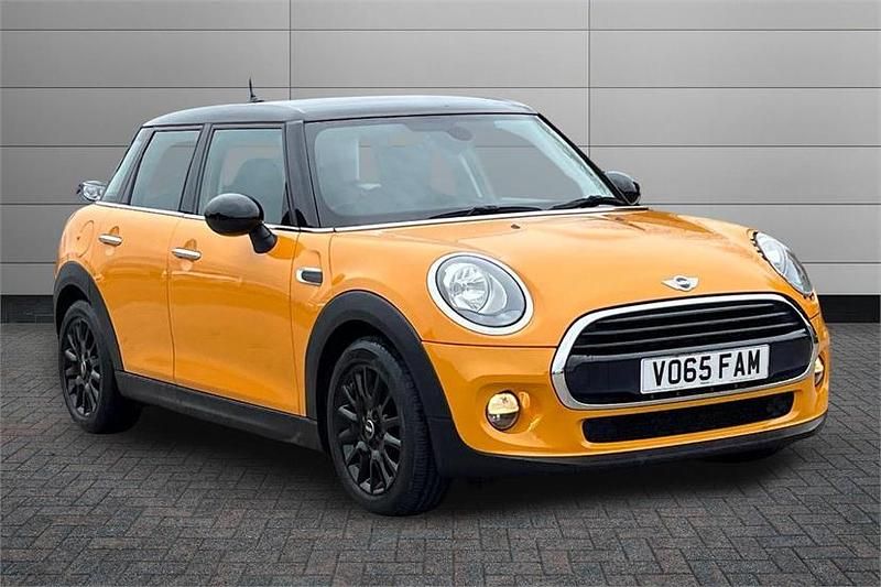 Used Mini Cooper 136 HP (100 kW) 2015 Volcanic orange Hatchback